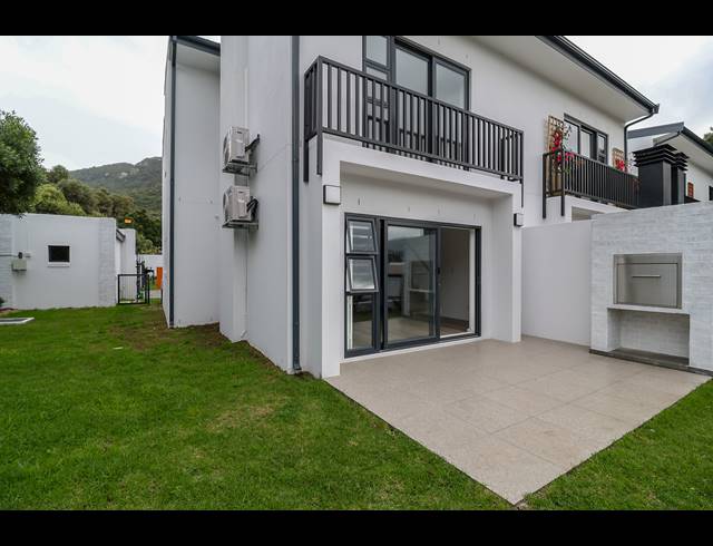 3 BEDROOM TOWNHOUSE TO LET IN HOUT BAY CENTRAL